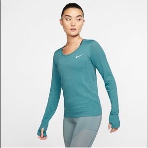 Nike Womens Infinite Longsleeve Running 